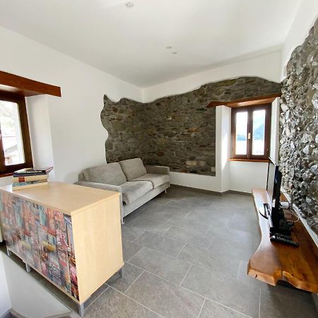 Independent Stone House With Lake View Musso Eksteriør bilde